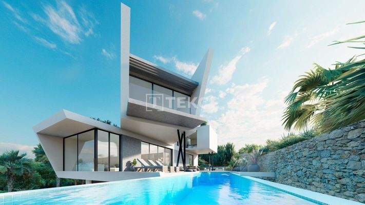 Luxurious 5-Bedroom Villa Near the Beach in Orihuela Costa
