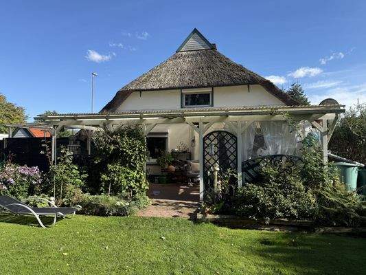 Rückansicht m. überdachter Terrasse