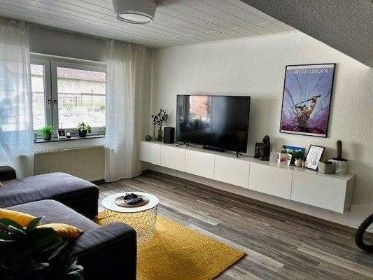 Mietshaus UG links Wohnzimmer