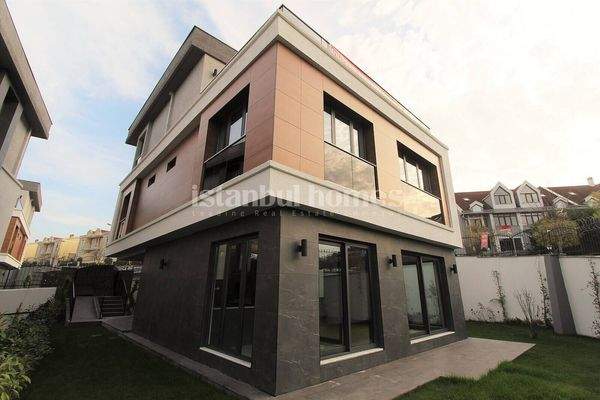 Stylish Villas in a Secure Complex in Basaksehir Istanbul