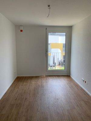 Heller Raum mit Fenster