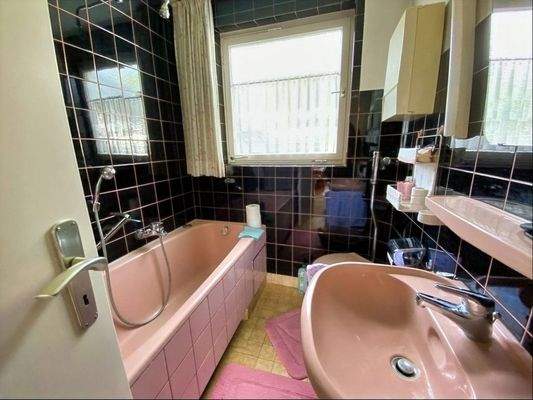 Badezimmer im Erdgeschoss