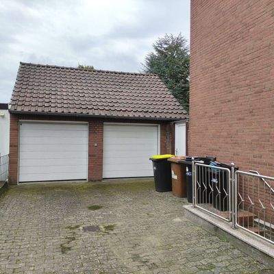 GARAGEN VORDERANSICHT