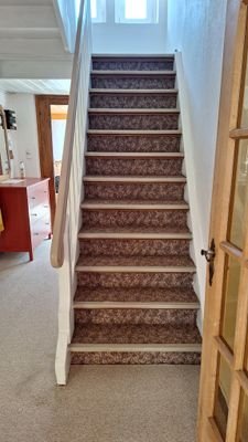 EG Treppe zum Dachgeschoss 4844.jpg