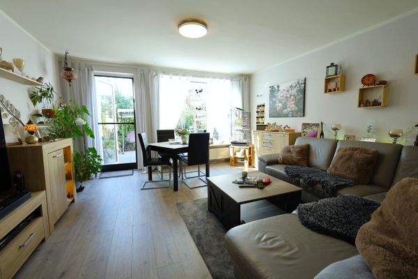 Freundliches Wohn- und Esszimmer