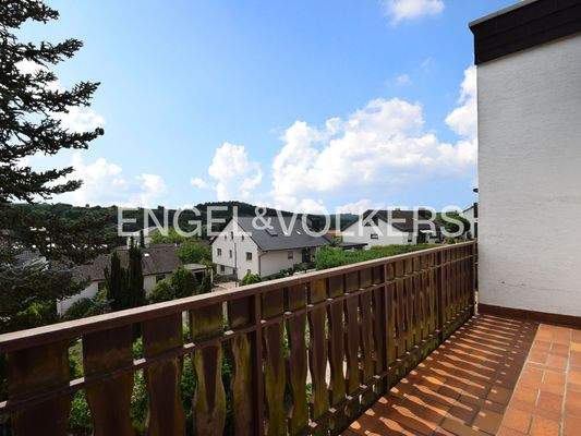 Sonniger Balkon mit herrlichem Ausblick