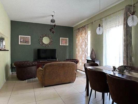 Wohn-/Esszimmer - Ferienwohnung im EG