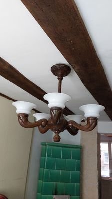 handgeschnitzte Lampe