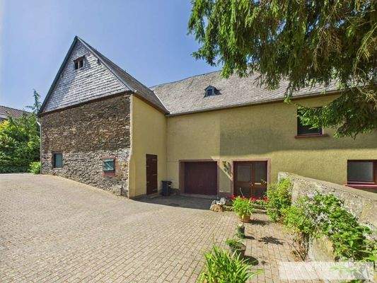 CAM04062G0-PR0033-STILL004