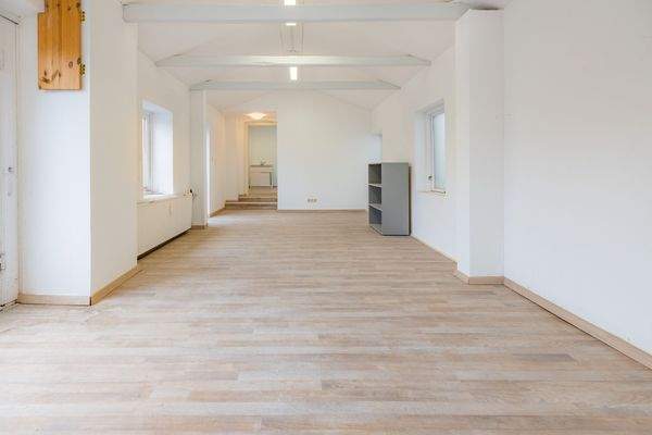 Verkaufs oder Besprechungsraum im Anbau