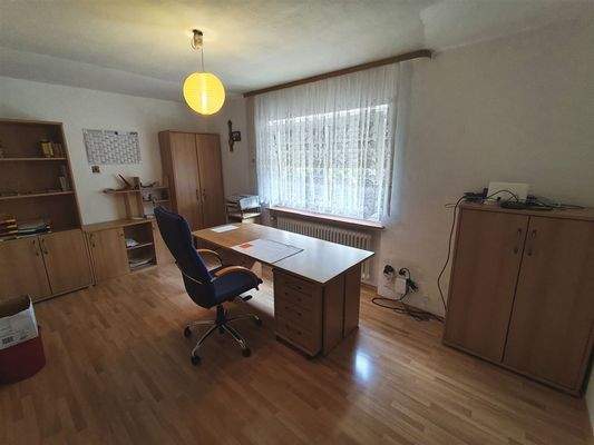 Büro/Arbeitszimmer