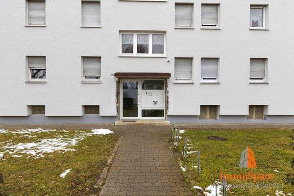 Blick auf den Eingangsbereich der Wohnanlage