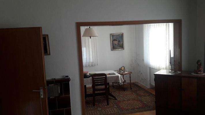 Esszimmer neben Wohnzimmer.jpeg