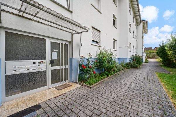 Eingangsbereich Mehrfamilienhaus