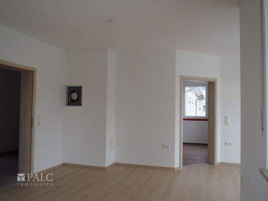 Eingang Küche mit Kaminanschluss