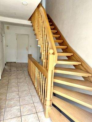 Flur 1 (EG) mit Treppe