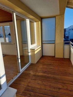 geräumiger Südbalkon