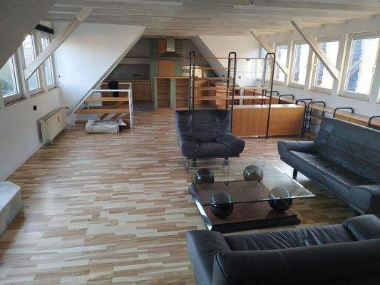 Blick Wohnzimmer zur Küche