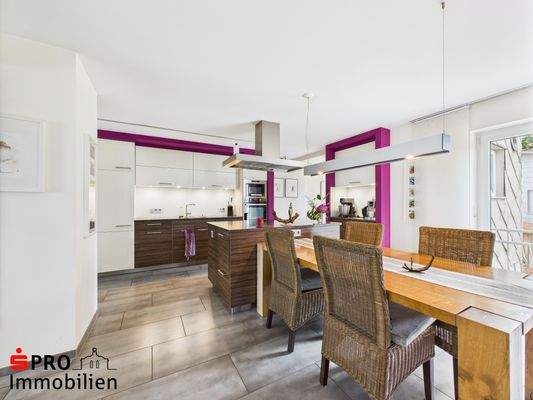Küche mit Essbereich