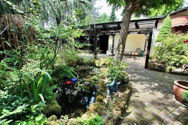 Gartenteich mit Umwälzpumpe