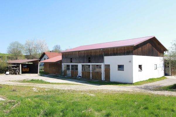 Maschinenhalle samt Silolager