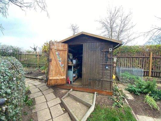 kleiner Geräteschuppen u. Werkstatt.jpg