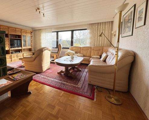 Wohnzimmer mit Kachelofen