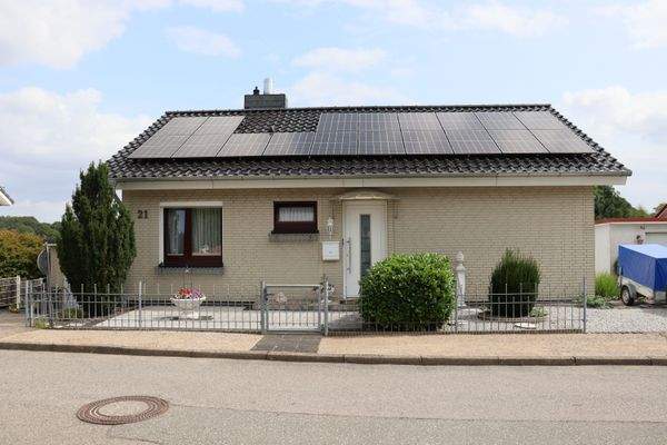 Frontansicht Straßenseite