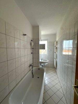 Wannenbad mit Fenster