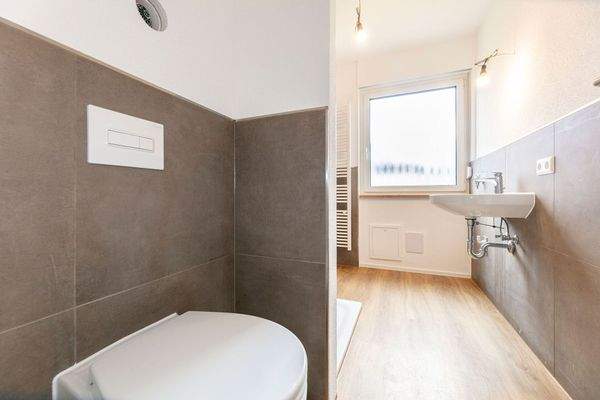 Bad Ansicht 1 I sanierte Wohnung EG rechts