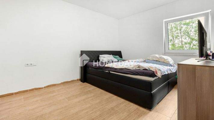 1. OG Elternschlafzimmer 1