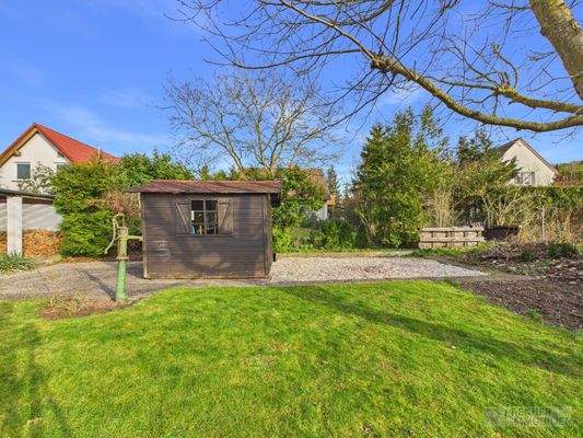 Garten mit Gartenhaus