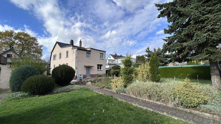 Ansicht u. großer Garten