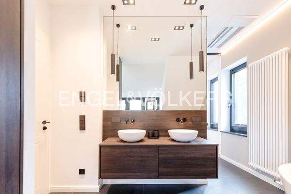 Master-Bad 1. Dachgeschoss