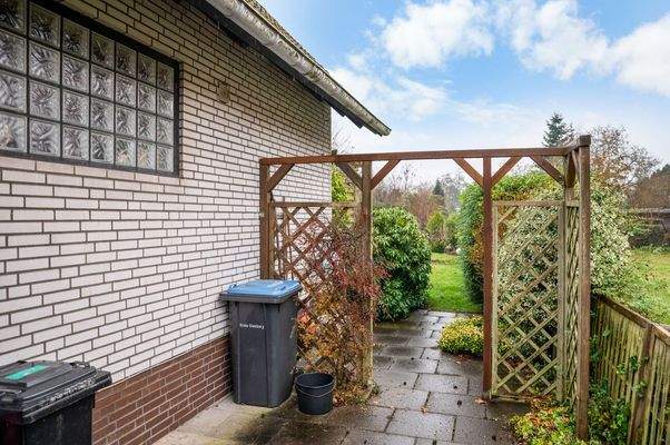 Seitengang zum Garten