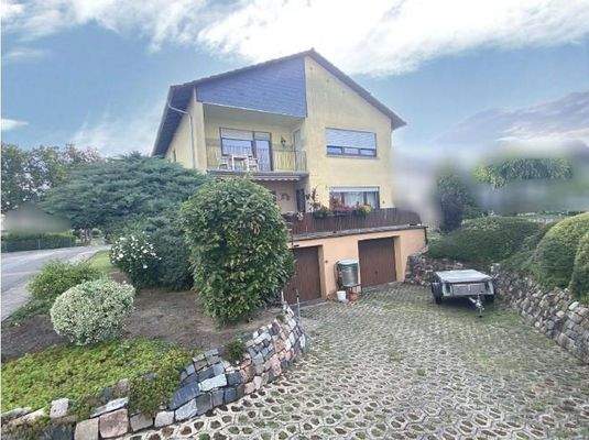 Rückansicht Garageneinfahrt