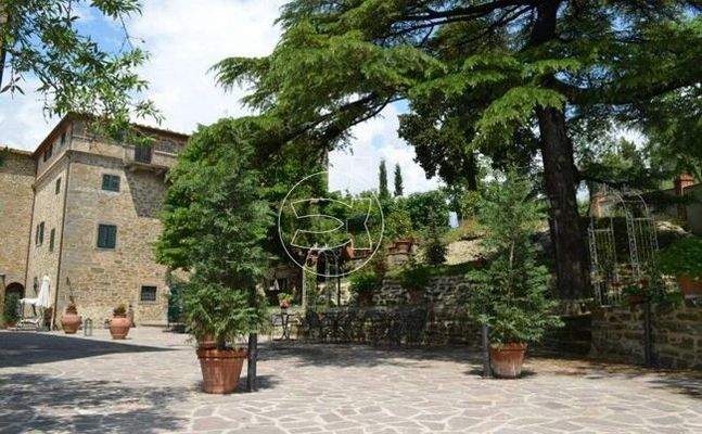 Historisches Anwesen mit 13 Zimmern