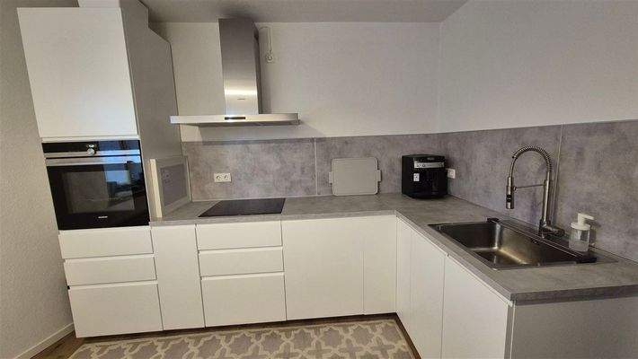 Küchenzeile (kann übernommen werden)