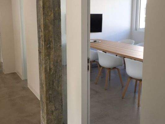 Besprechungsraum eingerichtet