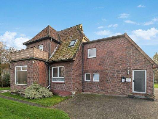 Vorderansicht Eingang DG