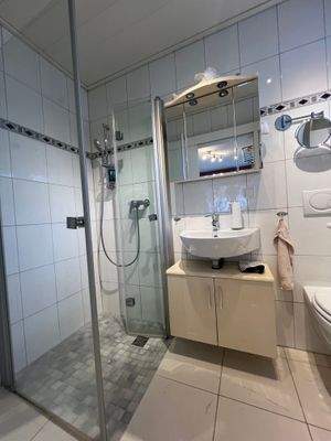 Gäste WC mit Dusche