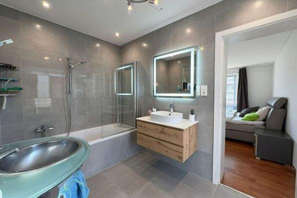 Bad digital eingerichtet