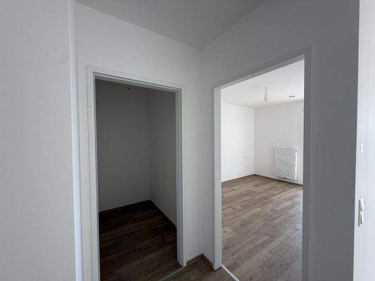 Haus_1_Top_15_Abstellraum_und_Zimmer