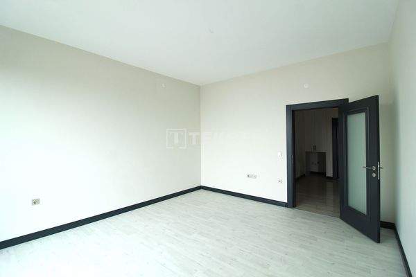 Villa with Pool Within Walking Distance of the Port in Bursa Mudanya