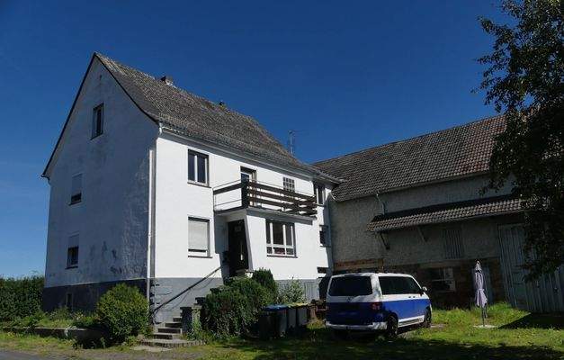 Straßenansicht Eingangsbereich