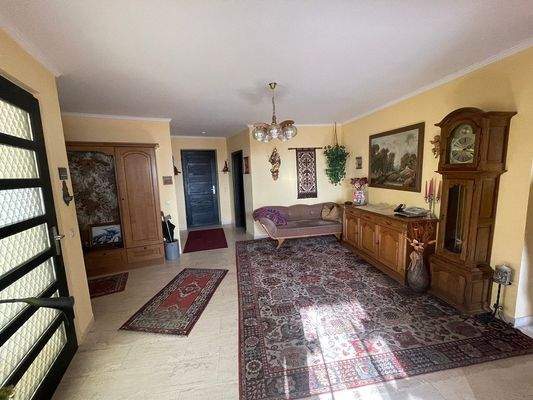 großzügiger Eingangsbereich