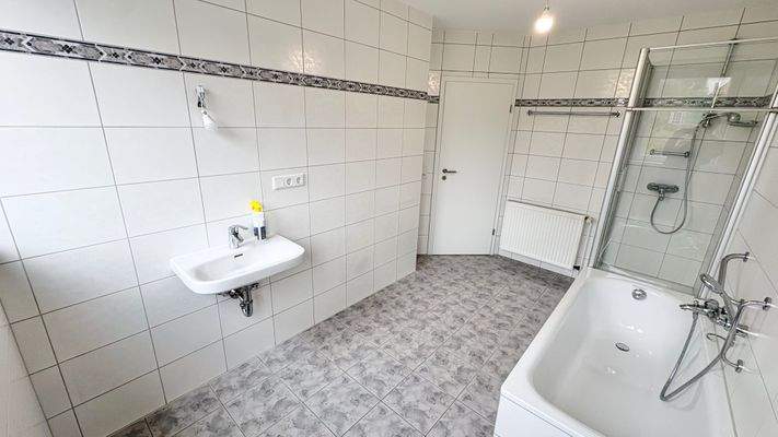 Badezimmer Ansicht 3