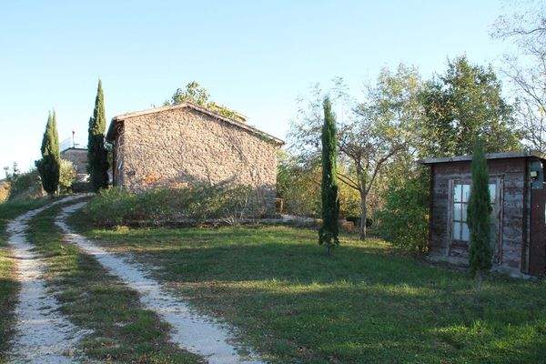 Die malerische Zufahrt