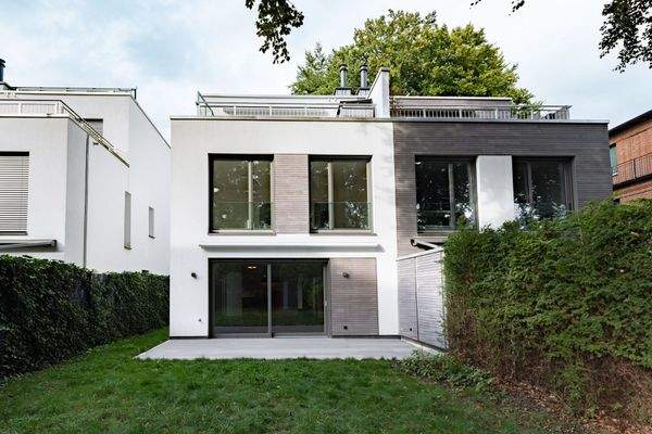 Garten &amp; Rückfassade