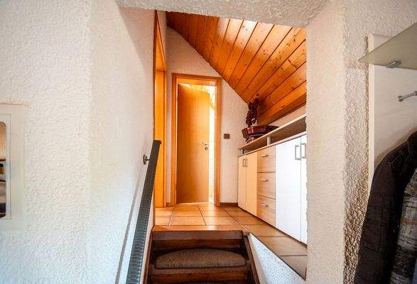 obere Treppe Ansicht 2